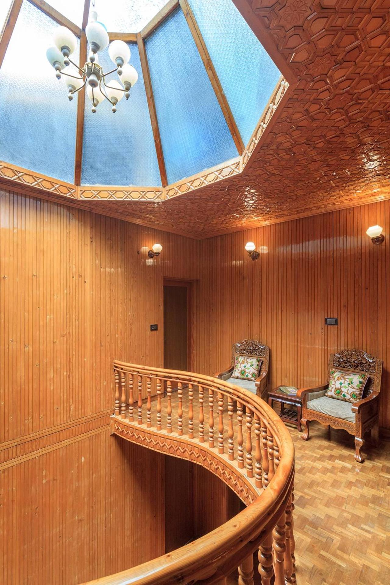 Stayvista At Pinewood Villa - Pet Friendly Villa With Lawn & Pool Table Срінагар Екстер'єр фото