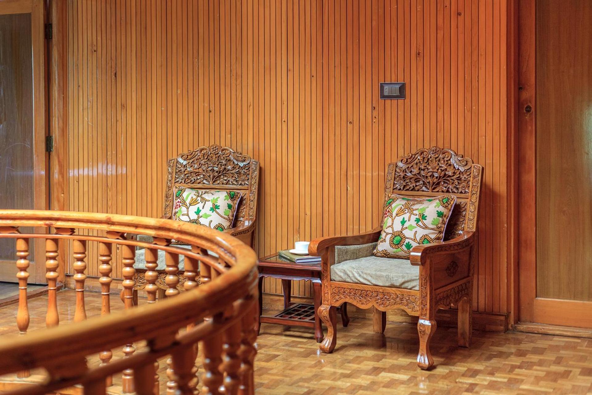 Stayvista At Pinewood Villa - Pet Friendly Villa With Lawn & Pool Table Срінагар Екстер'єр фото